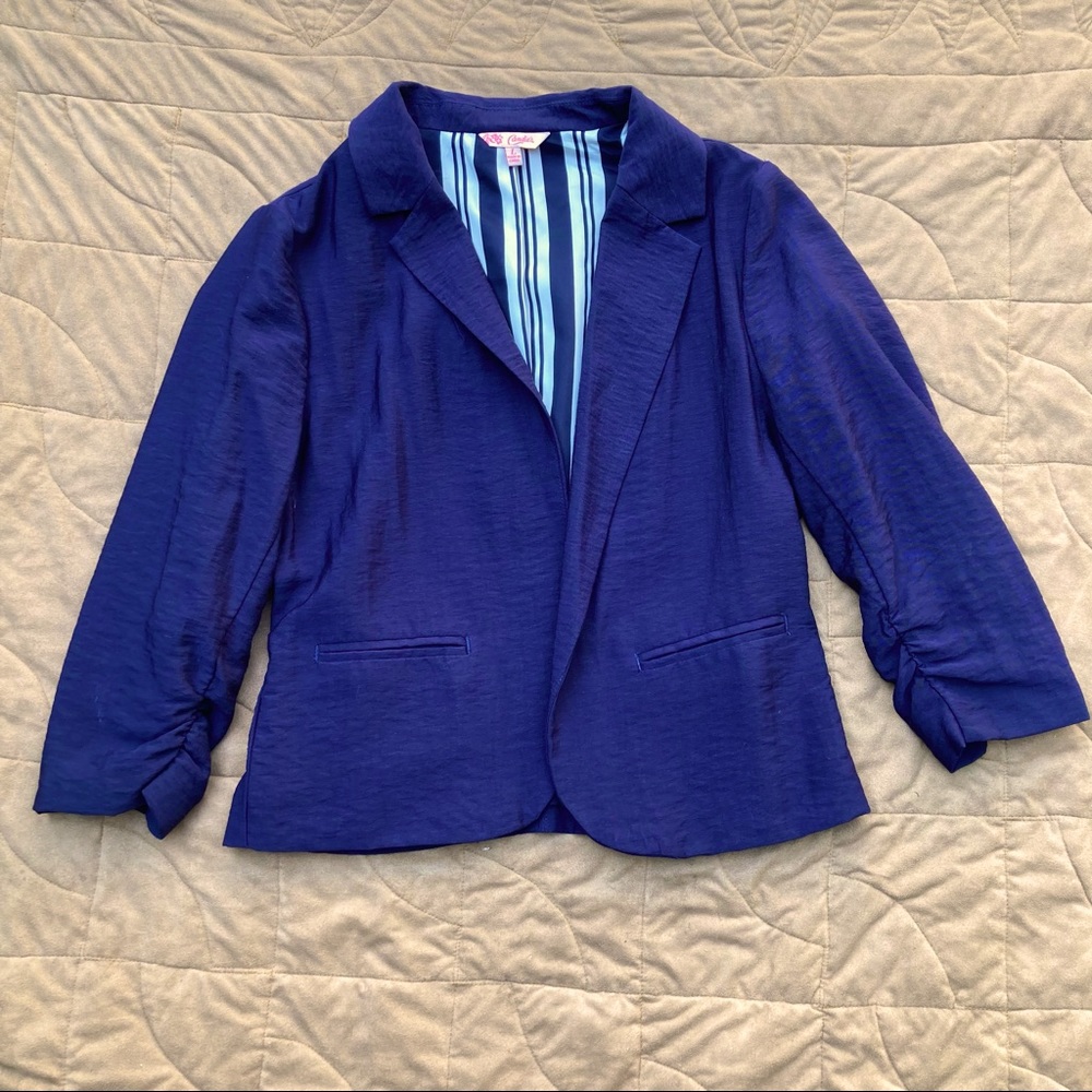 Candie’s blue blazer: L